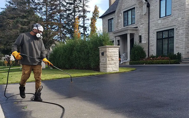 Professional driveway sealing service in the GTA